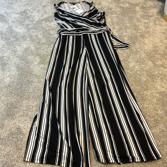 Nina Leonard Striped Jumpsuit - Picture 6 of 11